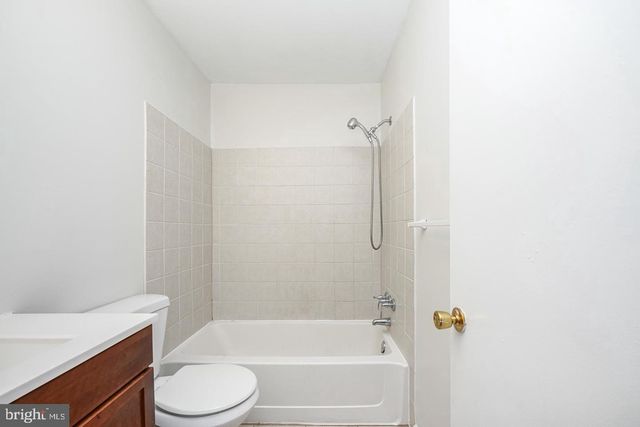 37 ARROWWOOD CT, Woodbury, NJ 08096