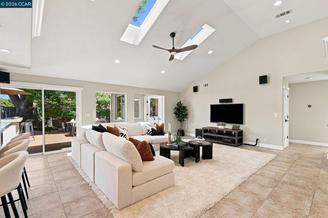 73 Randolph Pl, San Ramon, CA 94583