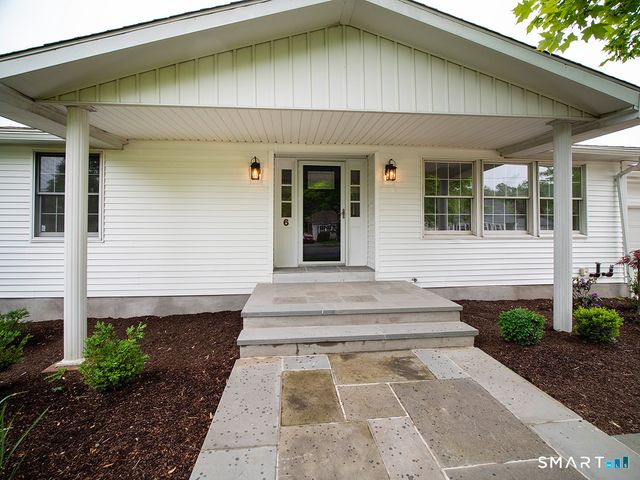 6 Warren Road, Woodbridge, CT 06525