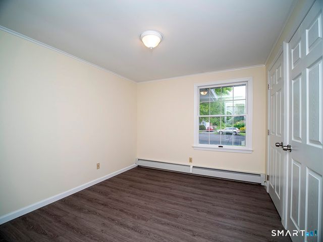 6 Warren Road, Woodbridge, CT 06525