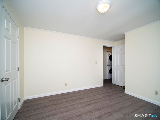 6 Warren Road, Woodbridge, CT 06525