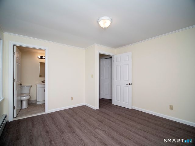 6 Warren Road, Woodbridge, CT 06525