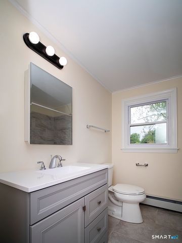 6 Warren Road, Woodbridge, CT 06525