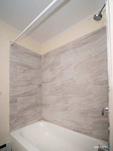 6 Warren Road, Woodbridge, CT 06525