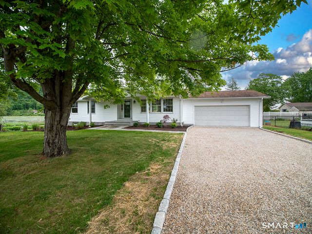 6 Warren Road, Woodbridge, CT 06525