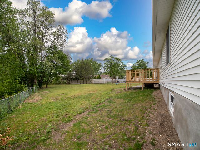 6 Warren Road, Woodbridge, CT 06525
