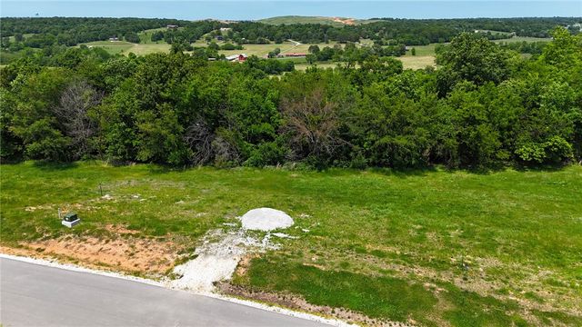 6194 W Primeark Horizon Drive, Fayetteville, AR 72704