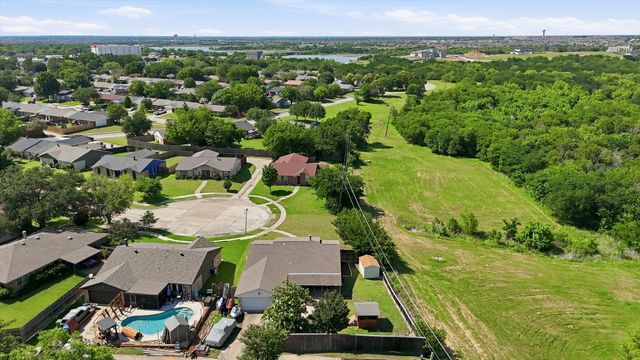 5025 Wheeler Circle, The Colony, TX 75056