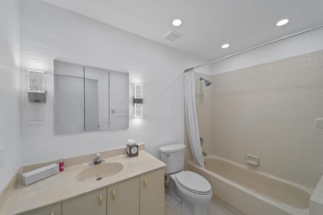 22586 Esplanada Drive, Boca Raton, FL 33433