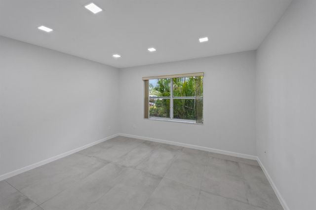 22586 Esplanada Drive, Boca Raton, FL 33433
