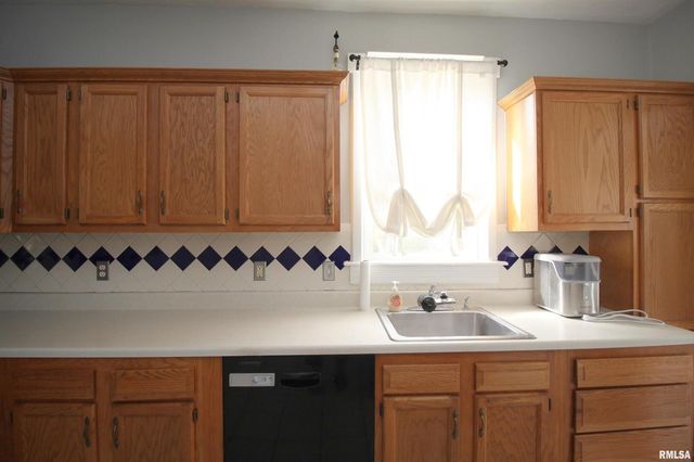 78 GARFIELD Avenue, Galesburg, IL 61401