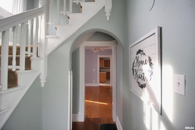 78 GARFIELD Avenue, Galesburg, IL 61401