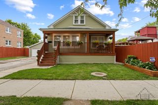 5010 W Newport Avenue, Chicago, IL 60641