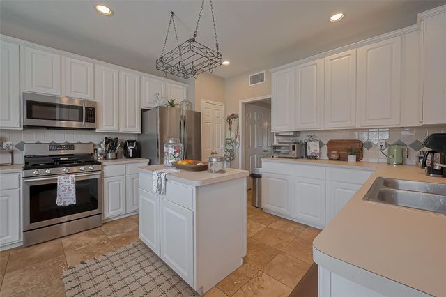 6718 Bienville Avenue, Baytown, TX 77521