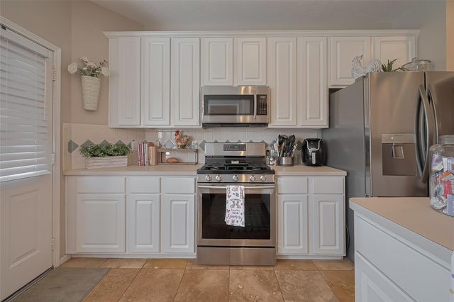 6718 Bienville Avenue, Baytown, TX 77521