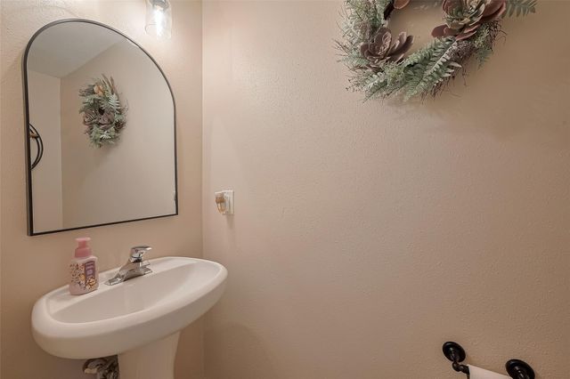 6718 Bienville Avenue, Baytown, TX 77521