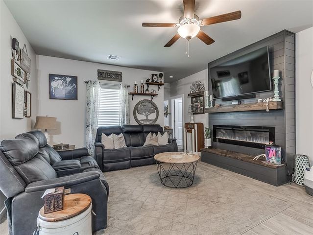 15952 Prairie Rose Drive, Mcloud, OK 74851