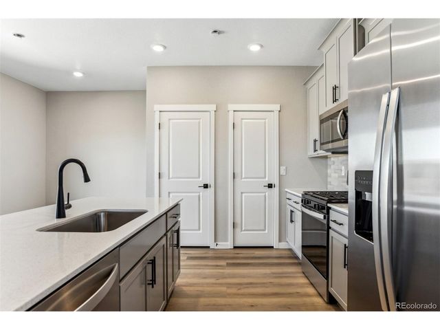 9371 Truckee Ct, Commerce City, CO 80022