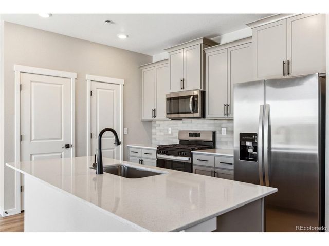 9371 Truckee Ct, Commerce City, CO 80022