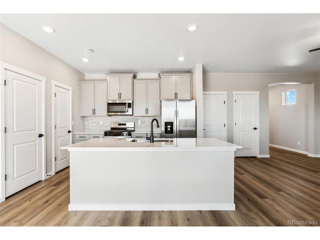 9371 Truckee Ct, Commerce City, CO 80022