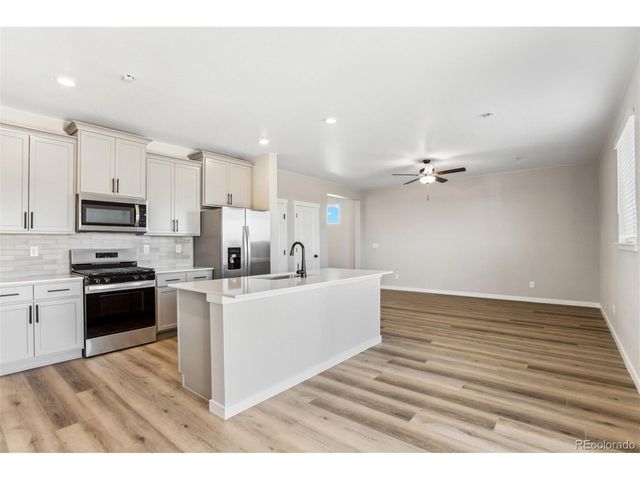 9371 Truckee Ct, Commerce City, CO 80022