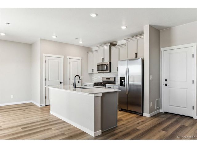 9371 Truckee Ct, Commerce City, CO 80022