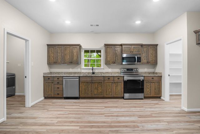 2153 Seaton Rd, Ward, AR 72176