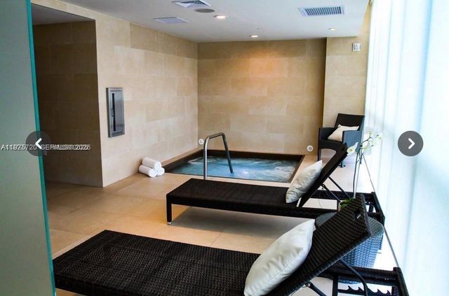 900 Biscayne Blvd 3704, Miami, FL 33132