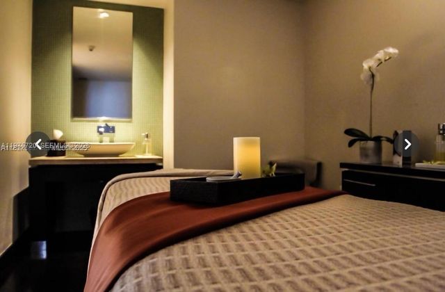 900 Biscayne Blvd 3704, Miami, FL 33132