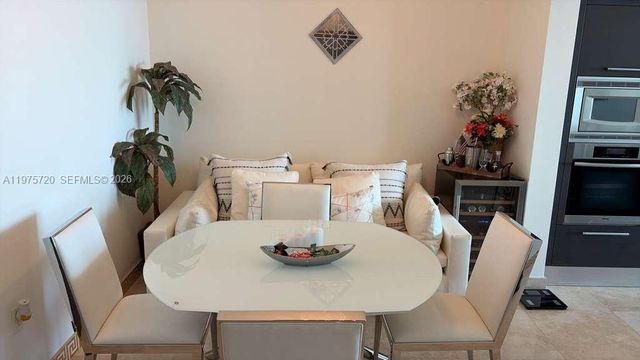 900 Biscayne Blvd 3704, Miami, FL 33132