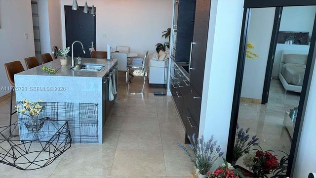 900 Biscayne Blvd 3704, Miami, FL 33132