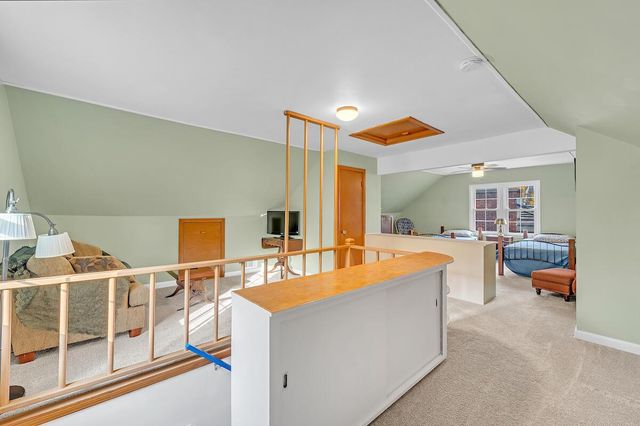 5006 N Ardmore AVENUE, Whitefish Bay, WI 53217