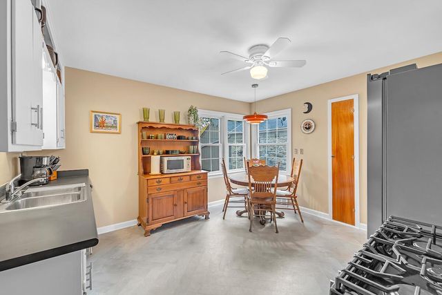 5006 N Ardmore AVENUE, Whitefish Bay, WI 53217