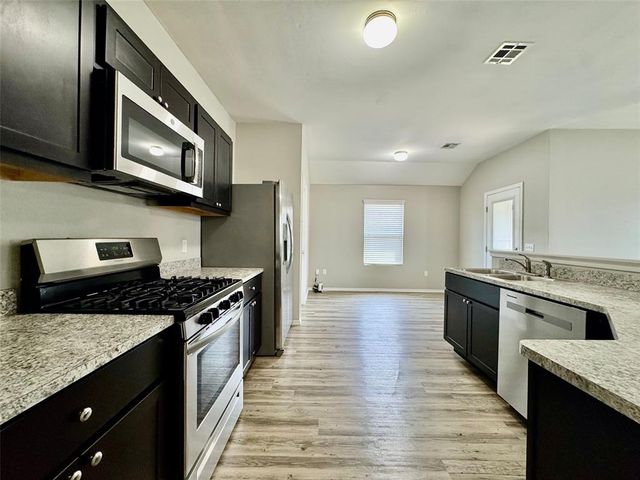 1895 Bartlett Drive, Newcastle, OK 73065