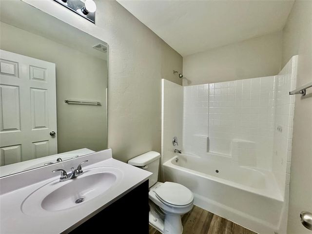 1895 Bartlett Drive, Newcastle, OK 73065