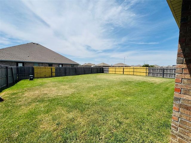 1895 Bartlett Drive, Newcastle, OK 73065