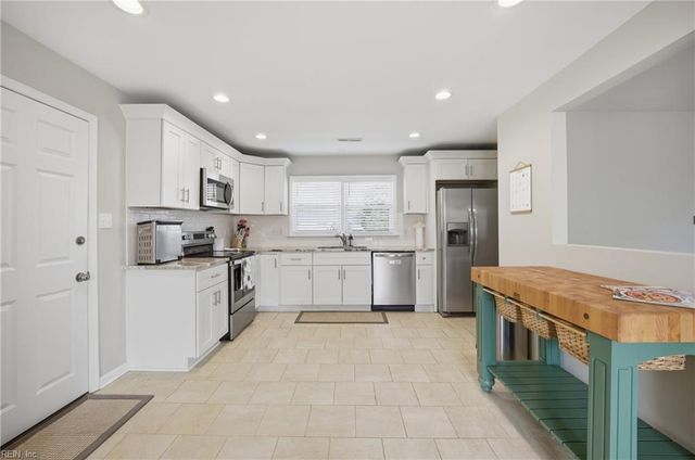 3841 Colonial PW, Virginia Beach, VA 23452