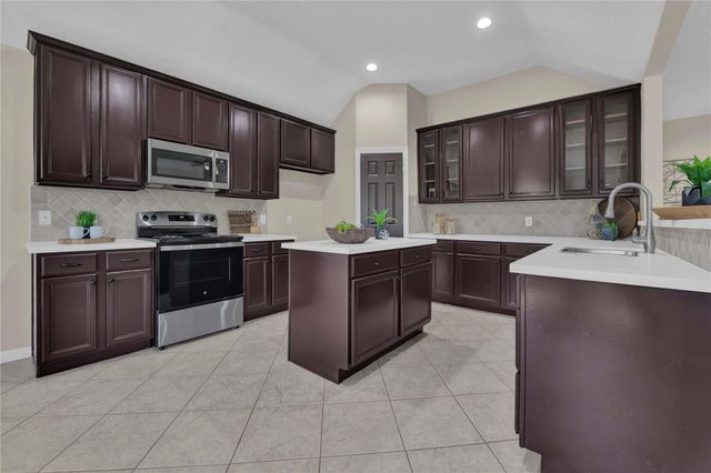 8506 Hunters Village Drive, Humble, TX 77346