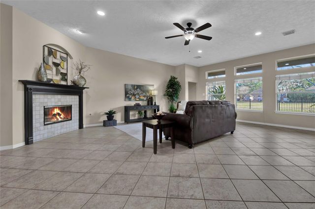 8506 Hunters Village Drive, Humble, TX 77346