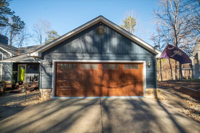 8 Marina Village Way, Salem, SC 29676