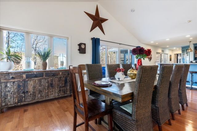 8 Marina Village Way, Salem, SC 29676