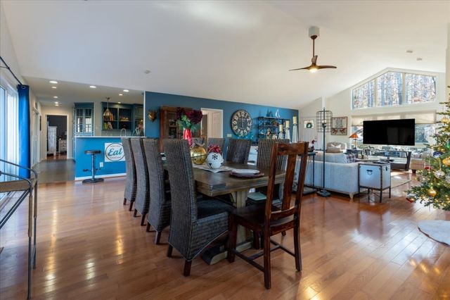 8 Marina Village Way, Salem, SC 29676