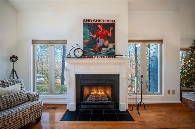 8 Marina Village Way, Salem, SC 29676