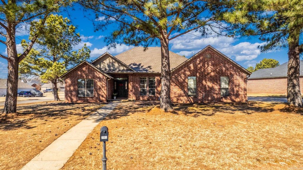 2960 WINDAMERE, Conway, AR 72034