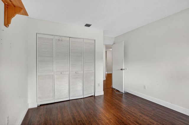 4045 NW 1st Street, Delray Beach, FL 33445