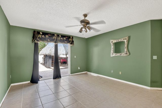 4045 NW 1st Street, Delray Beach, FL 33445