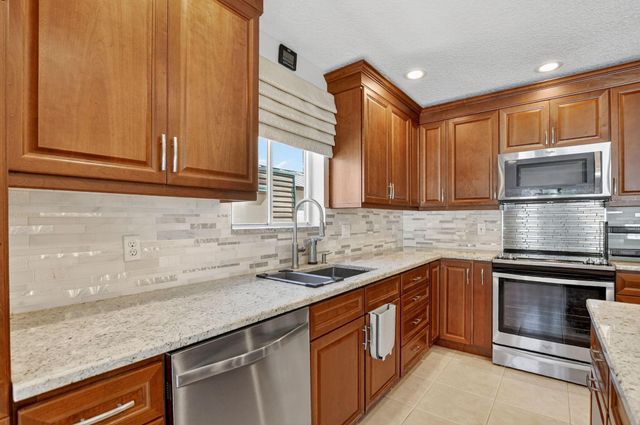 4045 NW 1st Street, Delray Beach, FL 33445