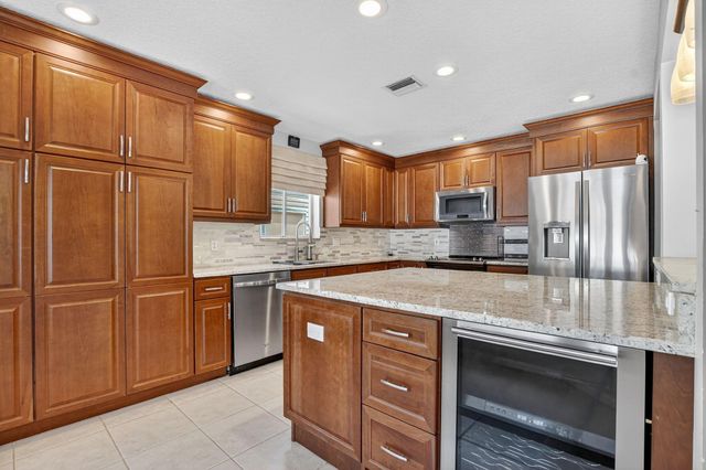 4045 NW 1st Street, Delray Beach, FL 33445