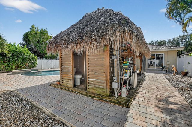 4045 NW 1st Street, Delray Beach, FL 33445