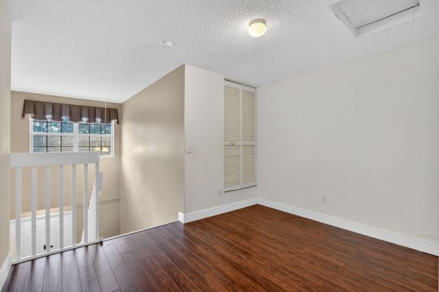 4045 NW 1st Street, Delray Beach, FL 33445